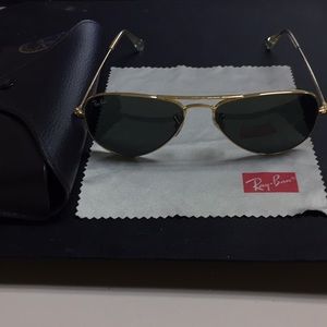 Ray-Ban Black Aviators